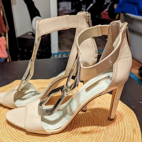 BCBGeneration Cayce 7.5 M Beige Patent Open Toe Sandals Ankle Cuff Stiletto New - Picture 9 of 16